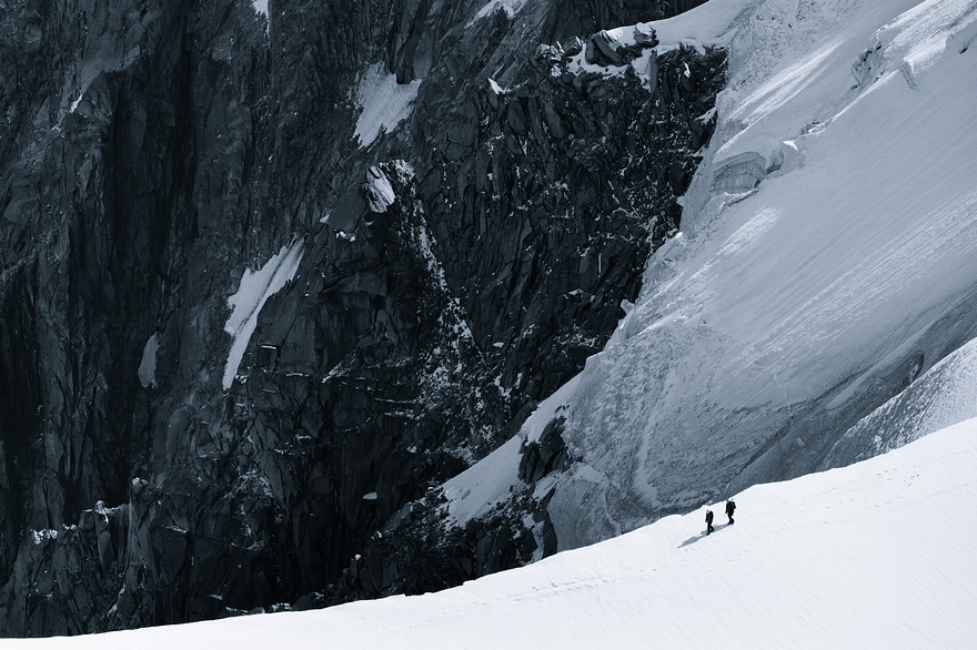 The Scale Of Nature: I Photographed People In The Alps To Show How Small We Are