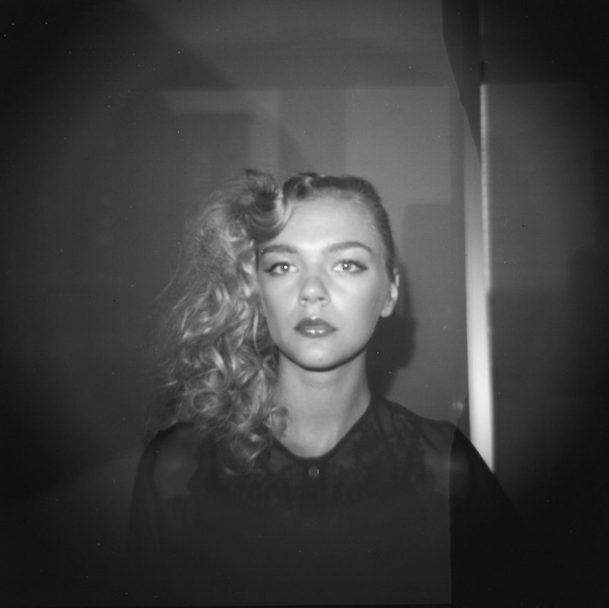 I Shoot Photos Of Celebrities Parting In Nyc, With A Toy Plastic Camera.