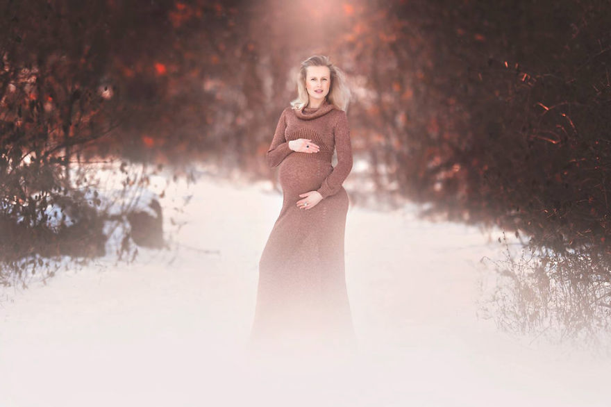 Photographer Takes Her Pregnant Models Outdoors In Any Kind Of Weather