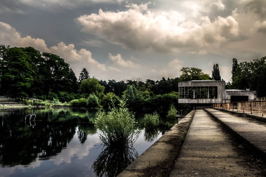 I Walk Around Decayed Places And Hunt For Amazing Pictures I Walk Around Decayed Places And Hunt For Amazing Pictures