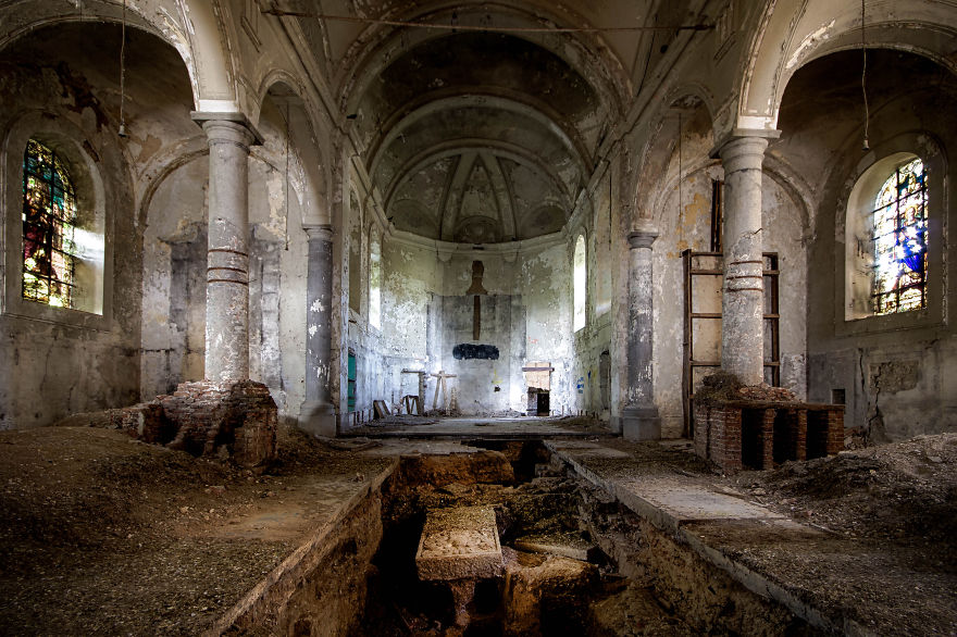 I Walk Around Decayed Places And Hunt For Amazing Pictures I Walk Around Decayed Places And Hunt For Amazing Pictures