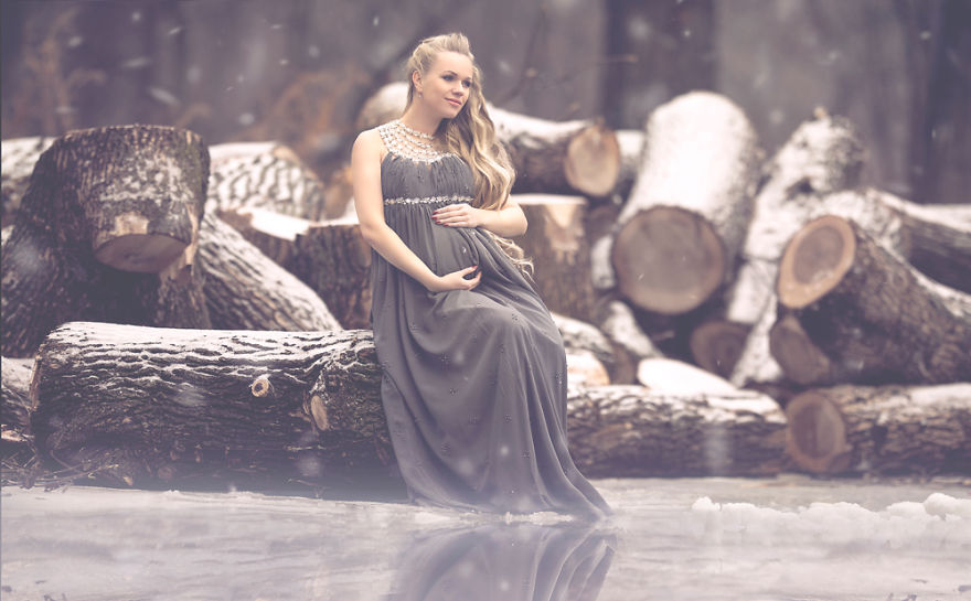 Photographer Takes Her Pregnant Models Outdoors In Any Kind Of Weather