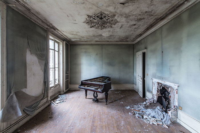 I Photograph Abandoned Buildings During My Travels Across Europe