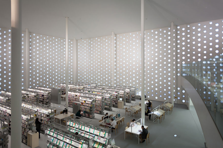 Kanazawa Umimirai Library, Kanazawa City, Japan