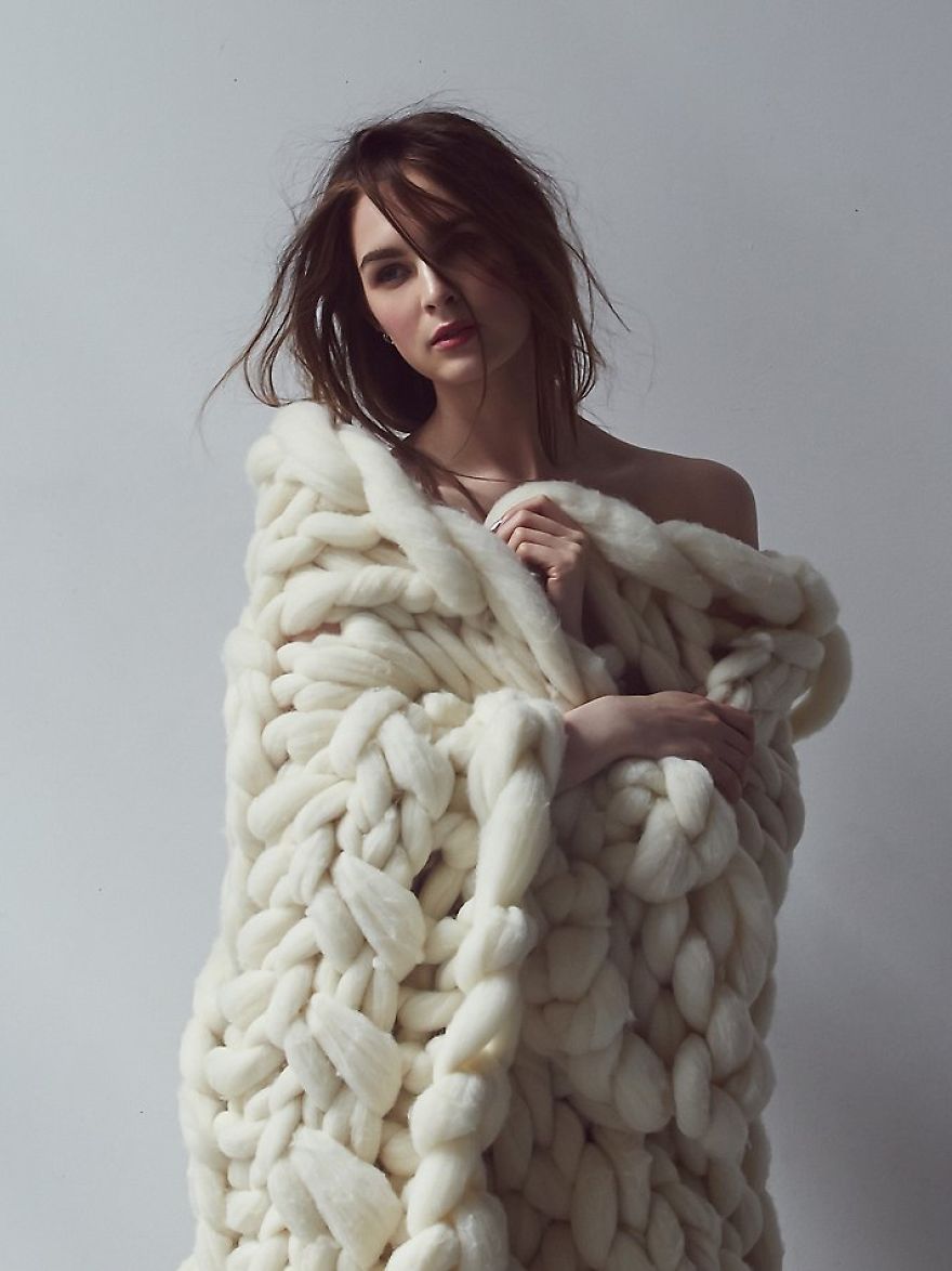 No, I'm Not Thumbelina. I Just Knit With Giant Needles And Yarn No, I'm Not Thumbelina. I Just Knit With Giant Needles And Yarn