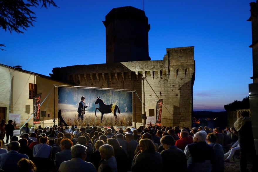 Summer Cinema - Bourdeilles - Dordogne - France (cinéma En Plein Air Ciné Passion En Périgord)