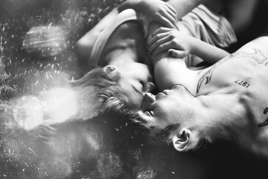 French Photographer Captures The Most Intimate Moments In Couple Relationships French Photographer Captures The Most Intimate Moments In Couple Relationships