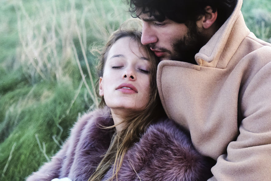 French Photographer Captures The Most Intimate Moments In Couple Relationships French Photographer Captures The Most Intimate Moments In Couple Relationships