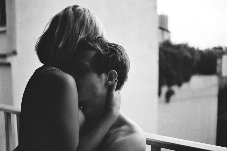 French Photographer Captures The Most Intimate Moments In Couple Relationships French Photographer Captures The Most Intimate Moments In Couple Relationships