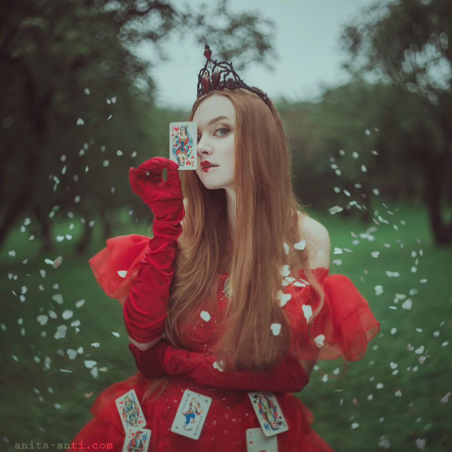Ukrainian Photographer Brings Fairytales To Life In Magical Portraits Of Women With Animals Ukrainian Photographer Brings Fairytales To Life In Magical Portraits Of Women With Animals