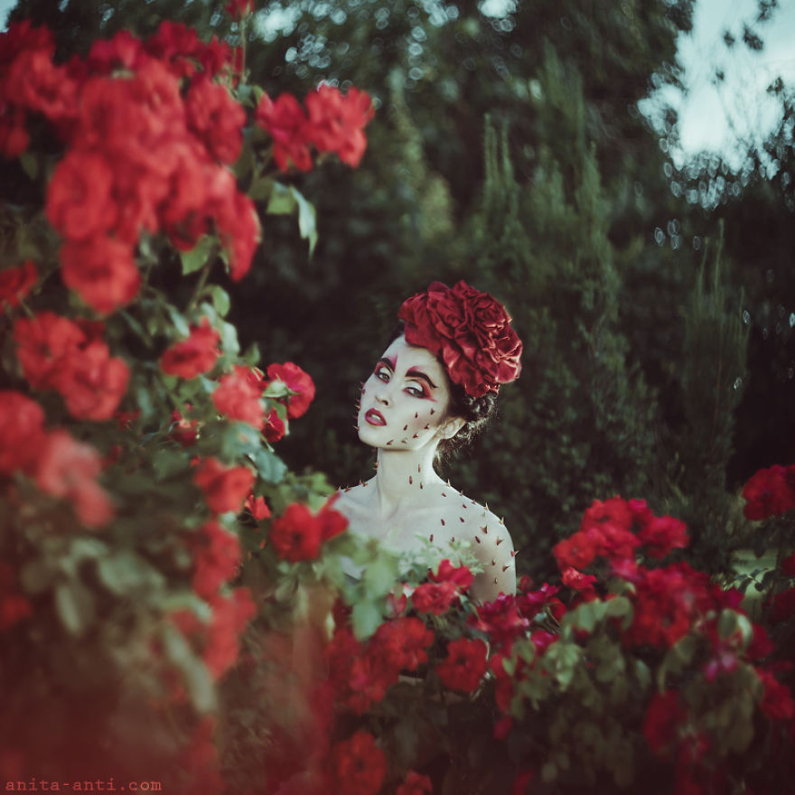 Ukrainian Photographer Brings Fairytales To Life In Magical Portraits Of Women With Animals Ukrainian Photographer Brings Fairytales To Life In Magical Portraits Of Women With Animals