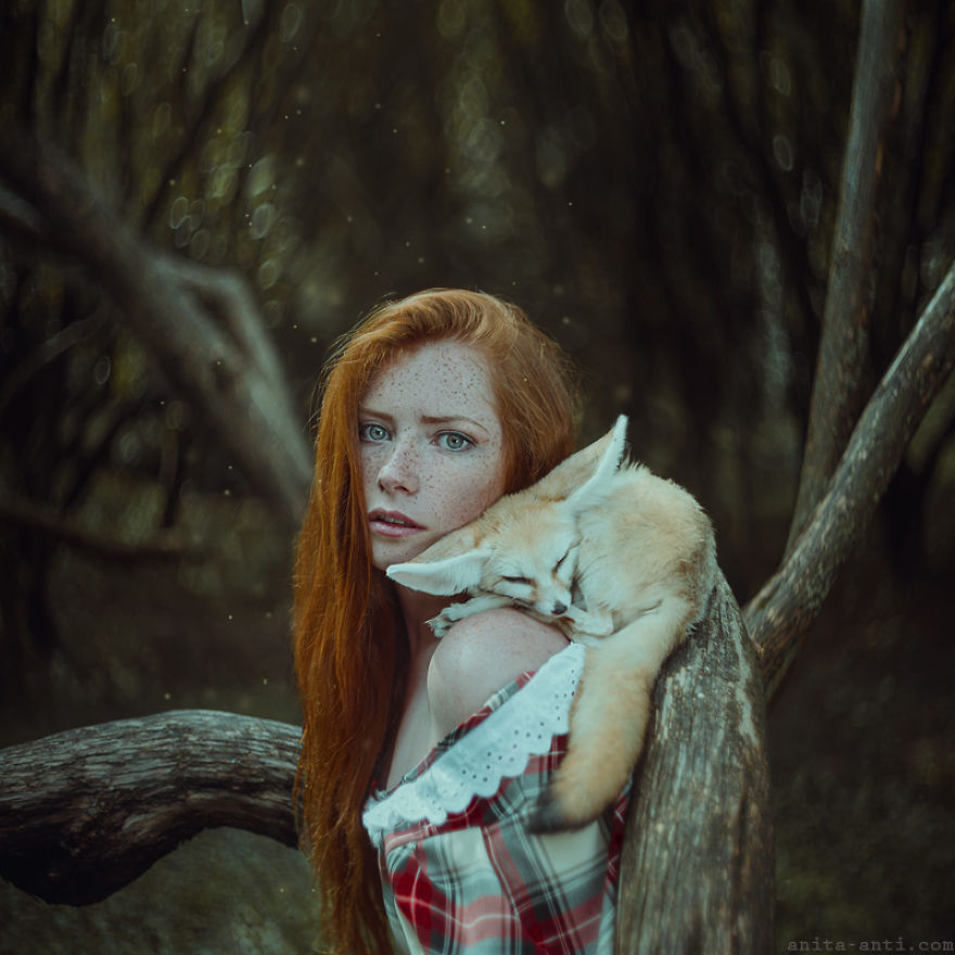 Ukrainian Photographer Brings Fairytales To Life In Magical Portraits Of Women With Animals Ukrainian Photographer Brings Fairytales To Life In Magical Portraits Of Women With Animals