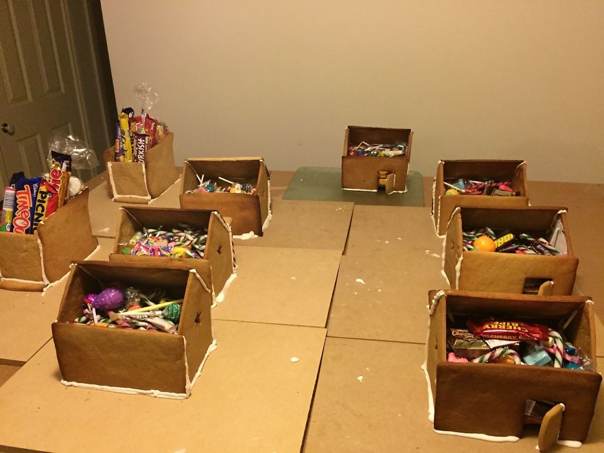 Gingerbread Houses (x7) And Gingerbread Sleighs (x2) For 2014!