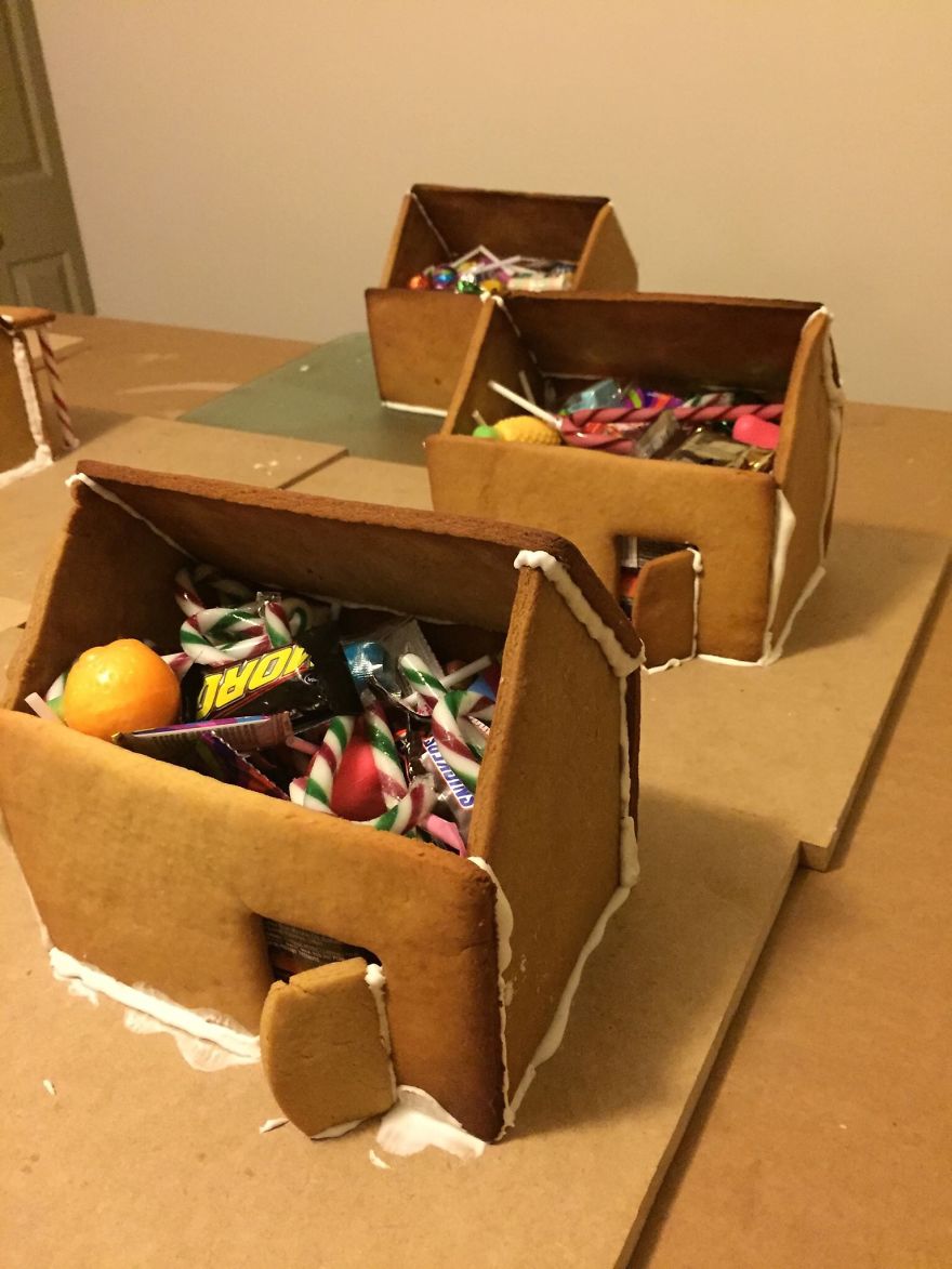 Gingerbread Houses (x7) And Gingerbread Sleighs (x2) For 2014! Gingerbread Houses (x7) And Gingerbread Sleighs (x2) For 2014!