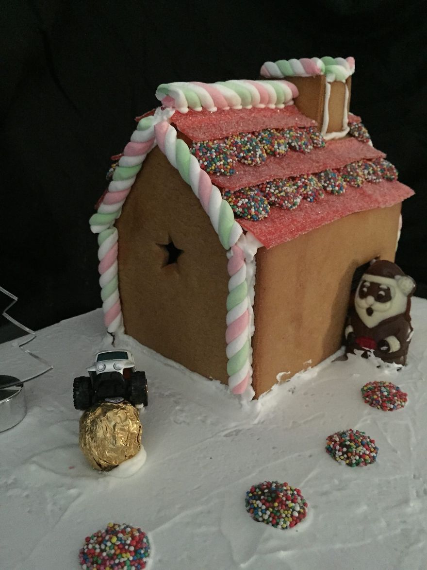 Gingerbread Houses (x7) And Gingerbread Sleighs (x2) For 2014! Gingerbread Houses (x7) And Gingerbread Sleighs (x2) For 2014!