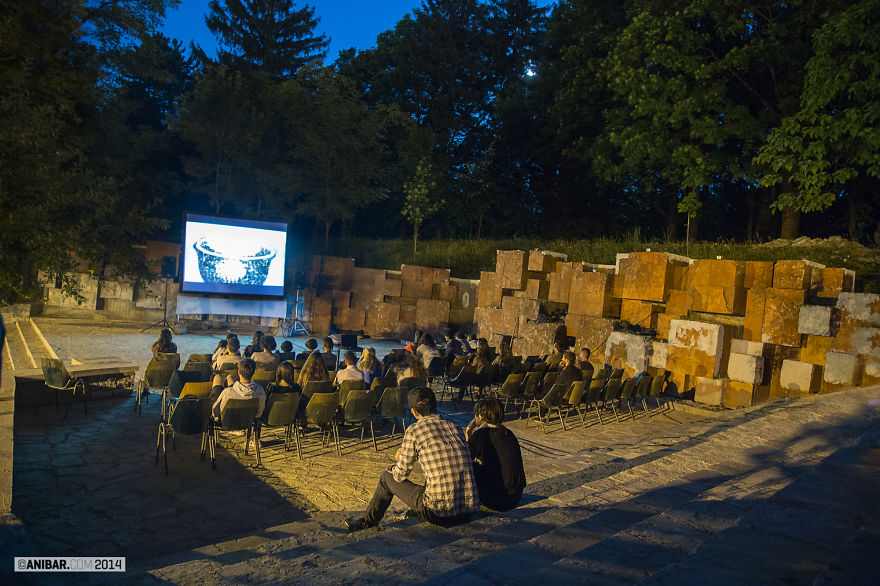 Anibar Cubes Cinema (peja, Kosovo)