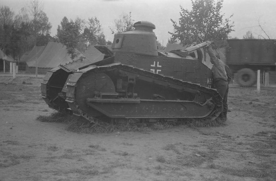 rescued-photo-film-project-world-war-2-soldier-levi-bettweiser-7 rescued-photo-film-project-world-war-2-soldier-levi-bettweiser-7