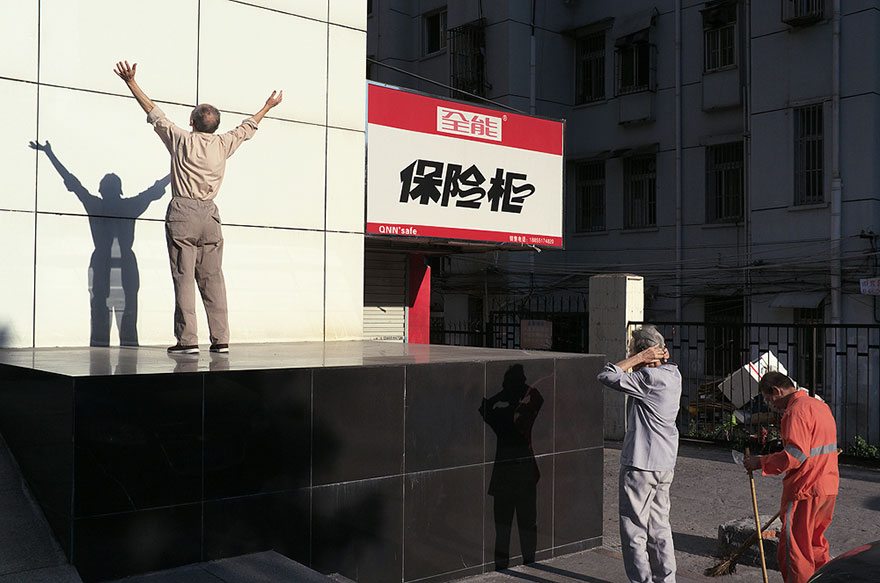 self-taught-perfectly-timed-street-photography-china-tao-liu-47