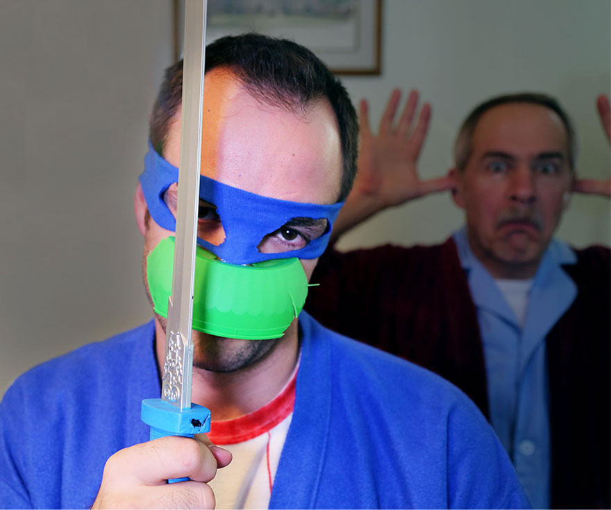 three-brothers-remake-childhood-photos-christmas-calendar-gift-12