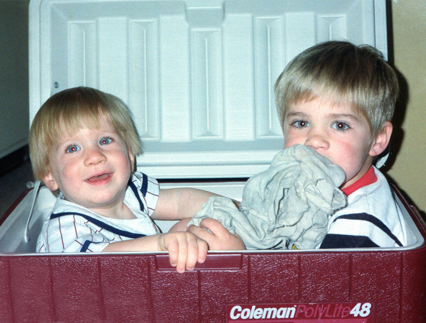 three-brothers-remake-childhood-photos-christmas-calendar-gift-14 three-brothers-remake-childhood-photos-christmas-calendar-gift-14