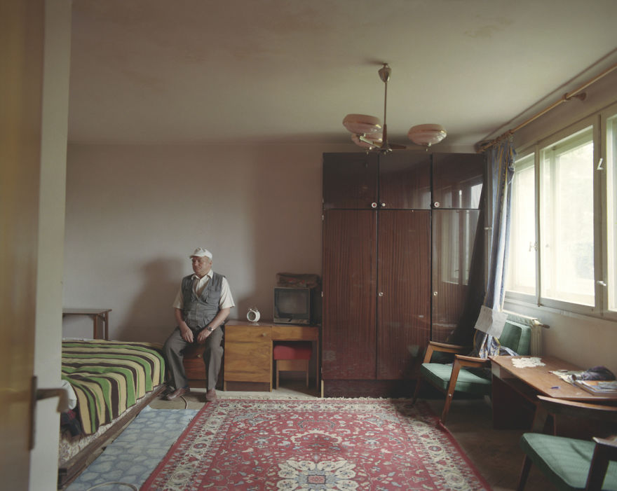 10 Identical Apartments, 10 Different Lives, Documented By Romanian Artist