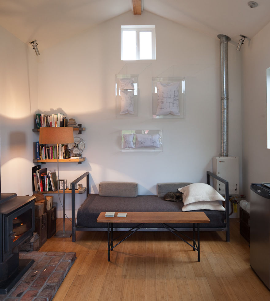 Designer Transformed An Old Garage Into A Cozy Mini House