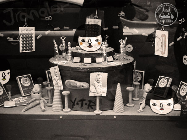 I Draw On Photos Of Paris To Show The Hidden Worlds Most Of Us Don't See