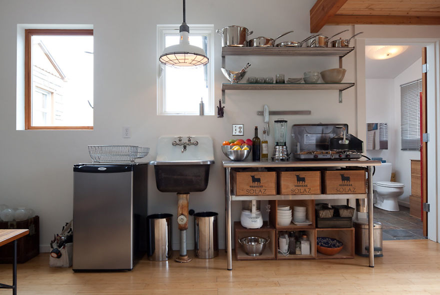 Designer Transformed An Old Garage Into A Cozy Mini House