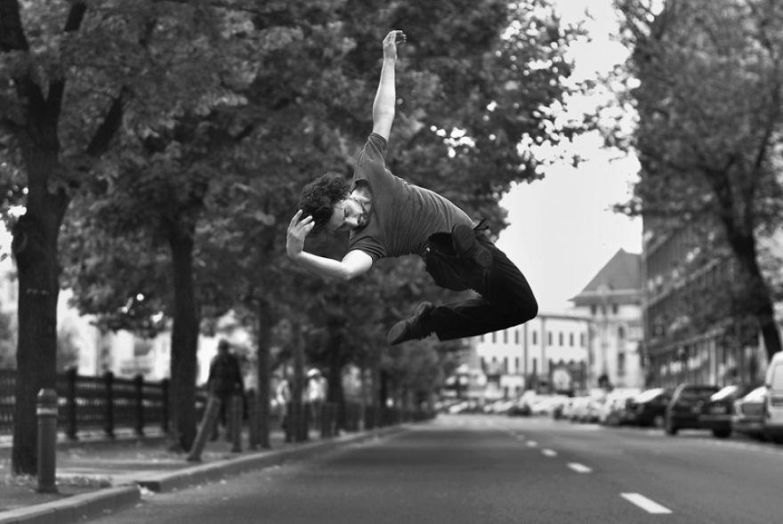 Dancing Bucharest: The Urban Space Becomes A Stage Dancing Bucharest: The Urban Space Becomes A Stage