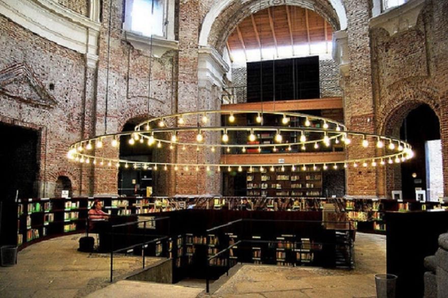 Public Library Escuelas Pias (madrid, España)