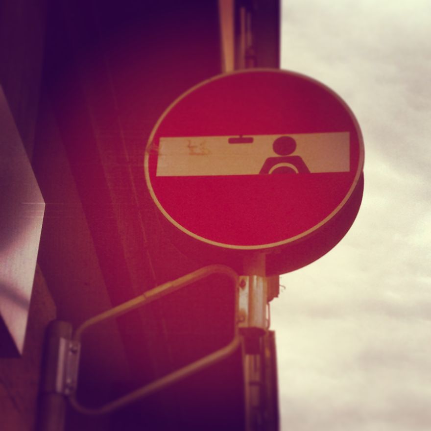 This Is How "Do Not Enter" Signs Look In Florence