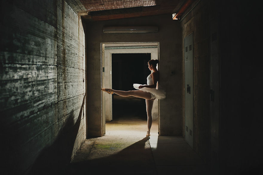 I Photograph A Ballerina's Daily Life To Show That Dancers Can Express Themselves Anywhere
