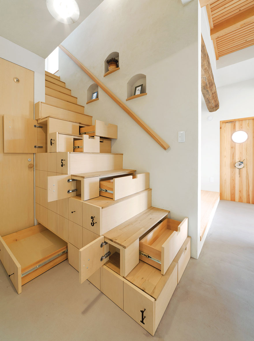 Space-Saving Stairs