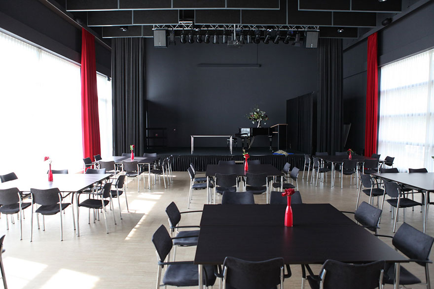 dementia-village-for-elderly-de-hogeweyk-8 dementia-village-for-elderly-de-hogeweyk-8