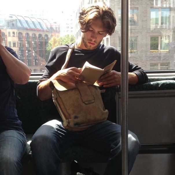 hot-dudes-reading-books-instagram-13