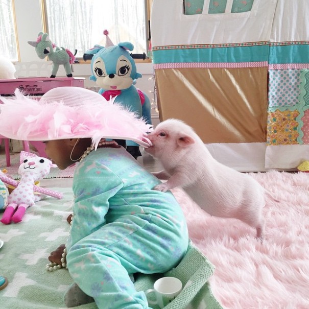 little-girl-piglet-friendship-libby-and-pearl-2 little-girl-piglet-friendship-libby-and-pearl-2