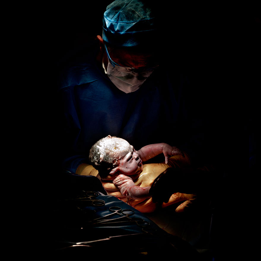 newborn-infant-photos-c-section-cesar-christian-berthelot-9 newborn-infant-photos-c-section-cesar-christian-berthelot-9