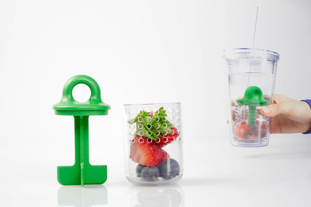 Splashinfuser.com -instantly Infuse Water Or Cocktail With Built In Flavor Releasing Muddler