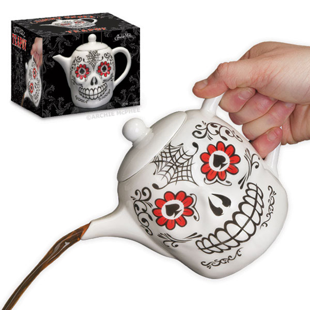 Lucky Skull Teapot!