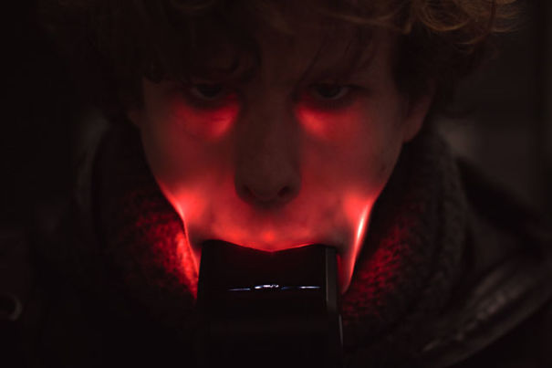 This Is What You Get When You Fire A Camera Flash Inside Someone&rsquo;s Mouth