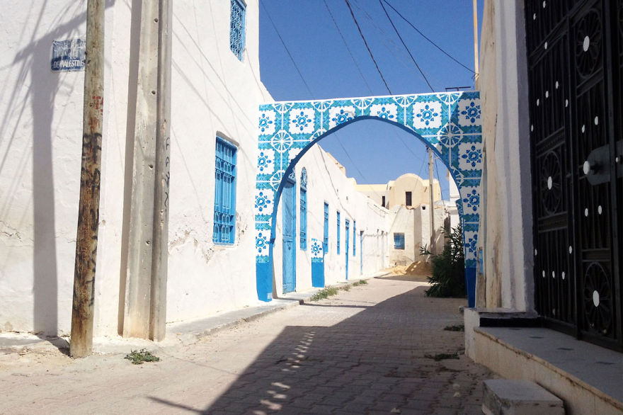 I Create Ceramic Tile Illusions On Electrical Boxes And Buildings To Remind People Of Portuguese History I Create Ceramic Tile Illusions On Electrical Boxes And Buildings To Remind People Of Portuguese History