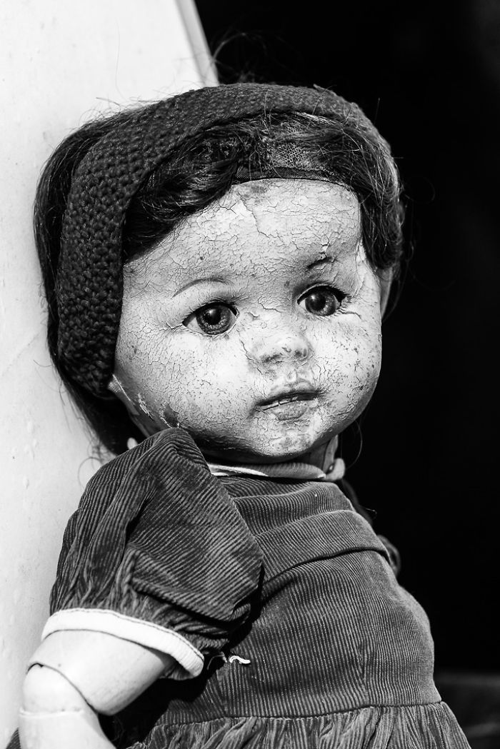 The Souls Of Dolls: Scary Photos Of Abandoned Children Companions The Souls Of Dolls: Scary Photos Of Abandoned Children Companions