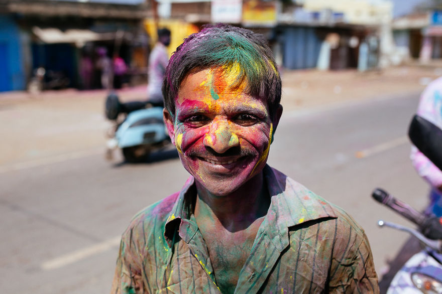 What It's Like To Celebrate Holi At The Craziest Place On Earth For It - Mathura, India What It's Like To Celebrate Holi At The Craziest Place On Earth For It - Mathura, India