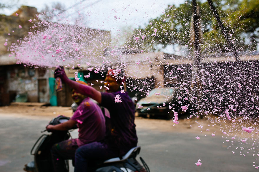 What It's Like To Celebrate Holi At The Craziest Place On Earth For It - Mathura, India What It's Like To Celebrate Holi At The Craziest Place On Earth For It - Mathura, India