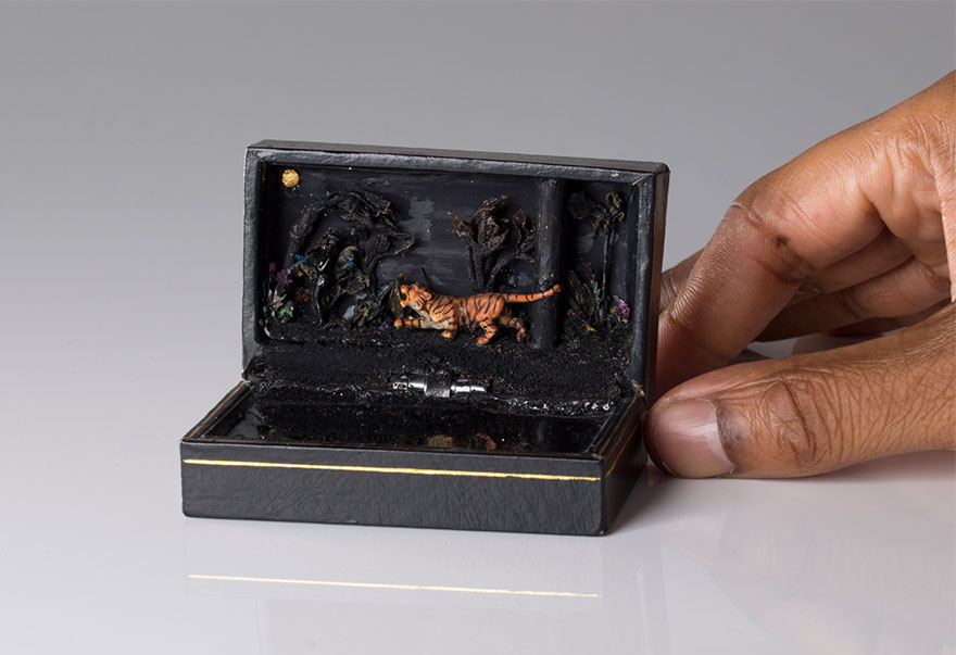 antique-ring-box-mini-diorama-talwst-15 antique-ring-box-mini-diorama-talwst-15