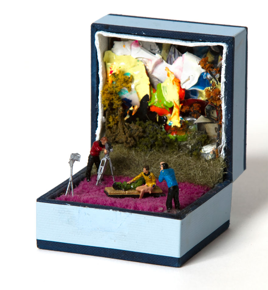 antique-ring-box-mini-diorama-talwst-16 antique-ring-box-mini-diorama-talwst-16