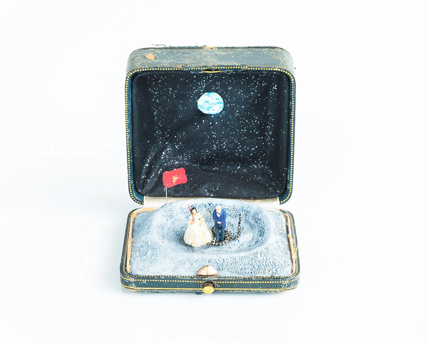 antique-ring-box-mini-diorama-talwst-2 antique-ring-box-mini-diorama-talwst-2