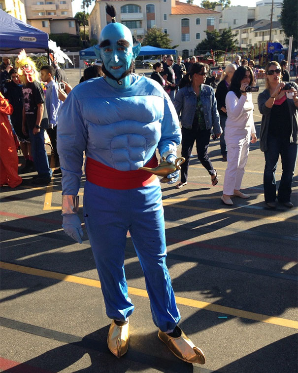 4th Grade Teacher (in His Late 50s) Woke Up 4 Hours Early To Do His Costume