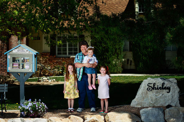Preschool Teacher Puts Tiny Free Library In Her Front Yard Since Her Town Doesn't Have One
