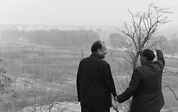 blind-man-amputee-plant-trees-china-10 blind-man-amputee-plant-trees-china-10